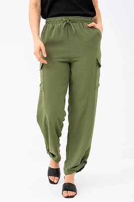 Le pantalon cargo effet froissé