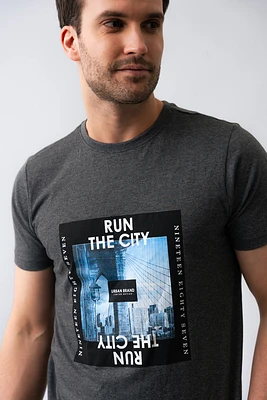 Le t-shirt graphique «Run the city»