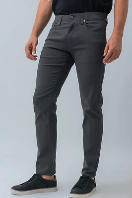 Le pantalon ultra extensible uni