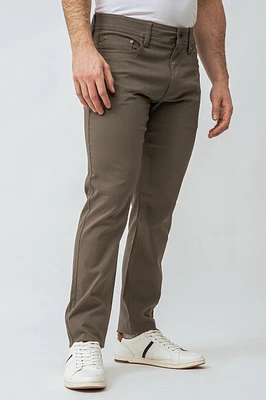 Le pantalon de couleur classique
