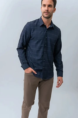 La chemise imprimée carreaux minimalistes