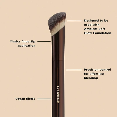 Ambient Soft Glow Foundation Brush