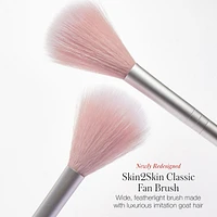 Skin2Skin Fan Brush