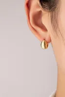 Stassia Clam Shell Huggie Hoop Earrings