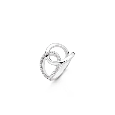 Interlocking C's Ring