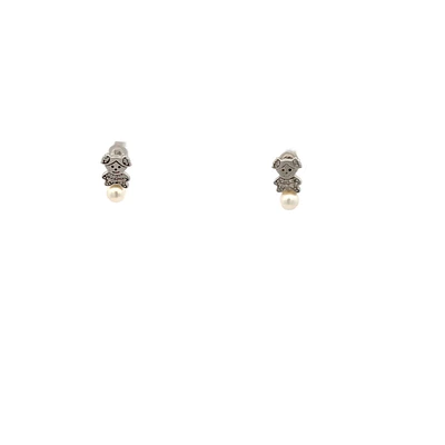 Girl on Pearl Earrings