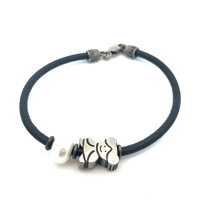 Girl on a Pearl Black Leather Bracelet