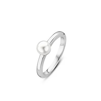 Captivating Pearl Ring