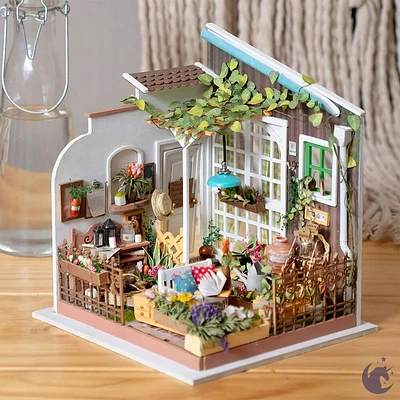 DIY Mini House - Miller's Garden