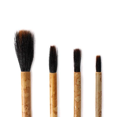 Paintbrush with pony bristles