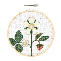 Kit broderie point de croix - fleur de fraise