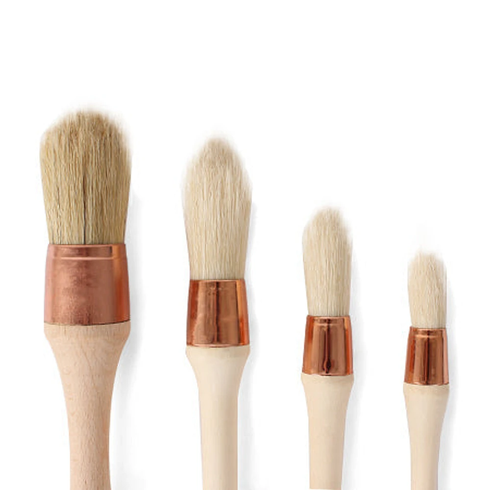 Paintbrush with hog bristles