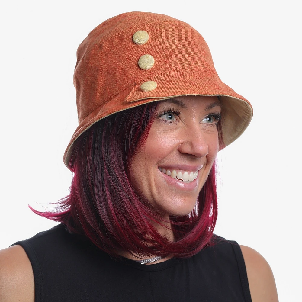 Chapeau cloche avec boutons effet lin