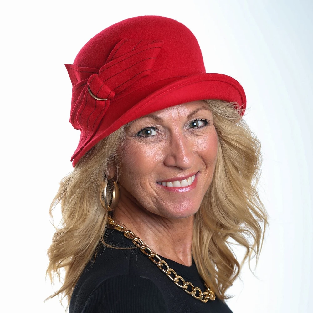 Wool felt hat with buckle