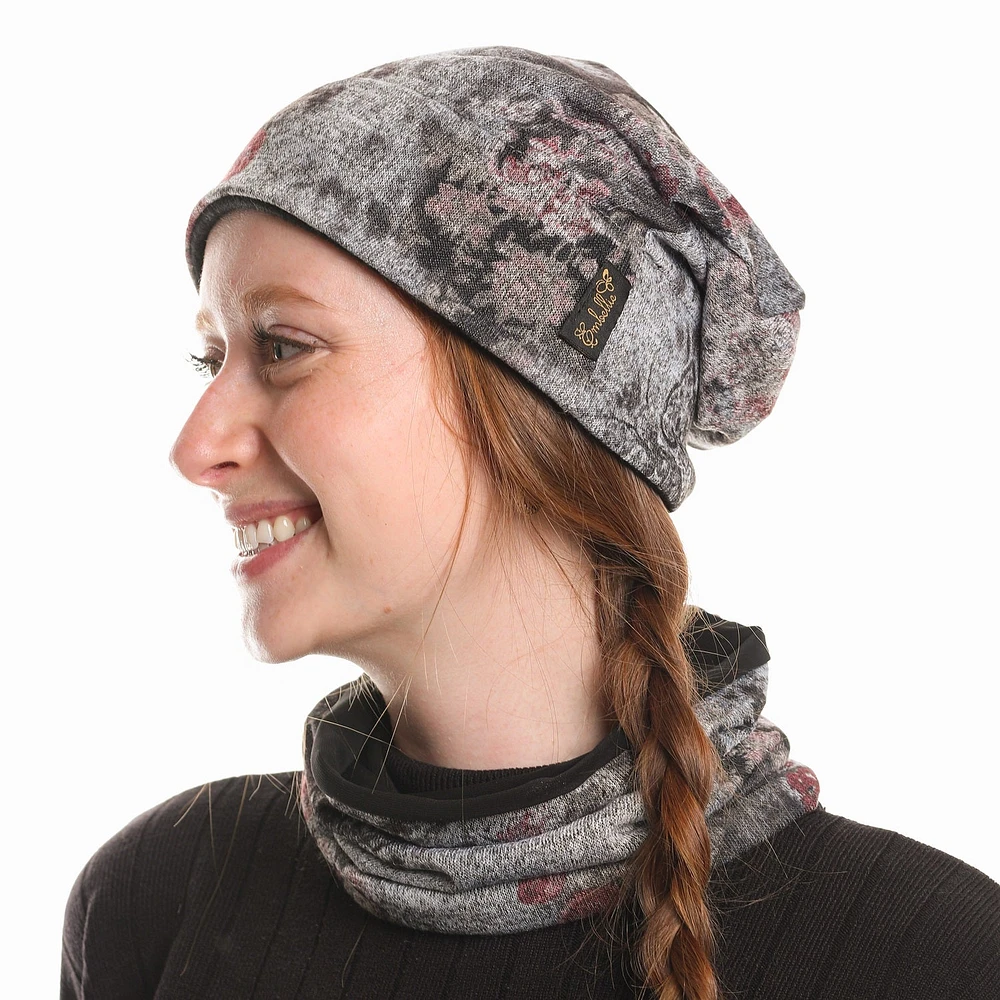 Tuque légère et pendante