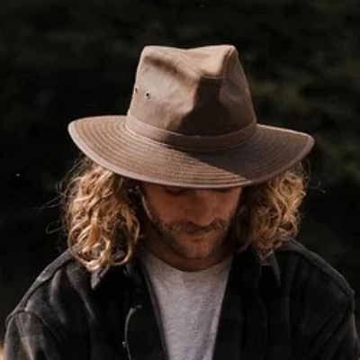 Chapeau Deer Hunter