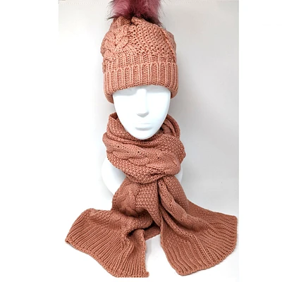 Tuque avec torsades et pompon