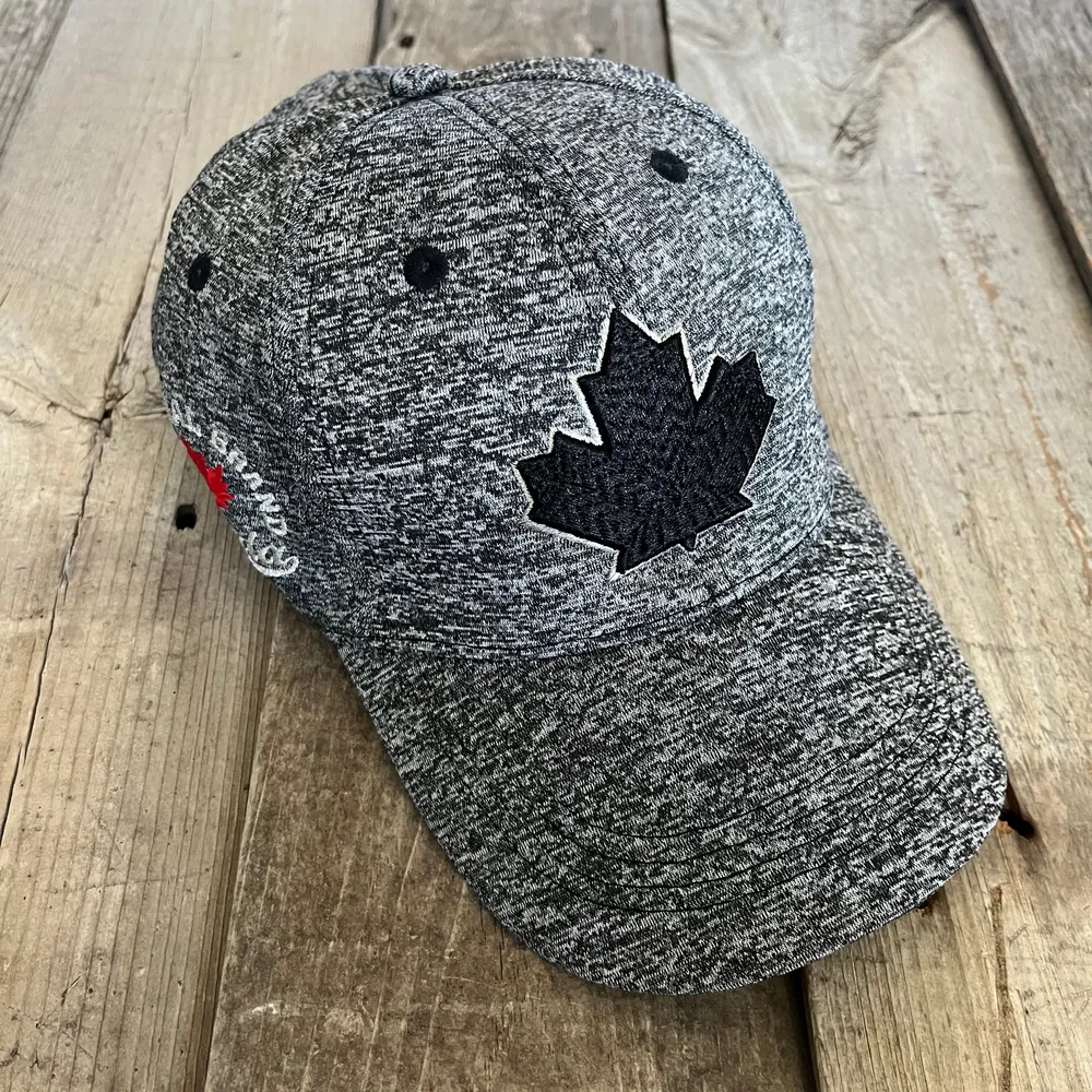 MAPLE LEAF HAT