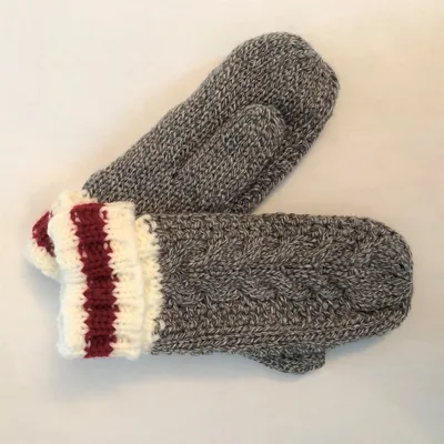 CABLE KNIT CABIN KIDS MITT