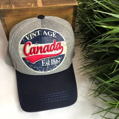 VINTAGE CANADA HAT