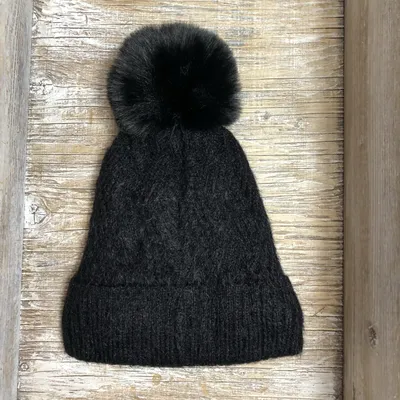 FUZZY POM TOQUE