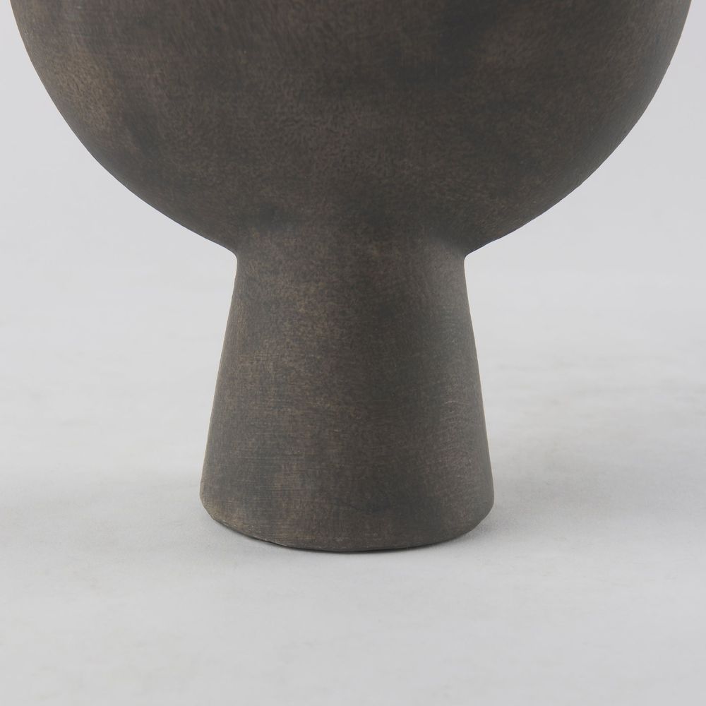 Kaz Vase