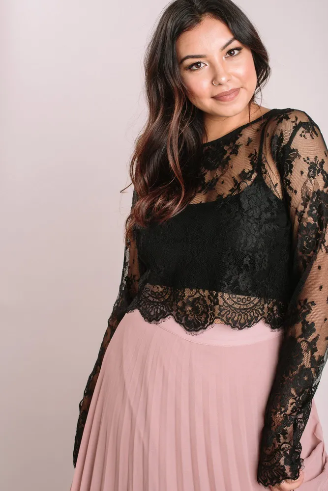 AMELIA LACE TOP – BLAKELEY