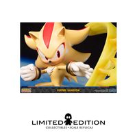 Preventa First 4 Figures Estatuilla Super Shadow Standard Edition Sonic