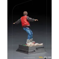 Iron Studios Estatuilla Marty Mcfly On Hooverboard Escala 1:10 Volver Al Futuro By Universal Studios - Limited Edition