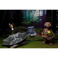 Neca Figura Articulada Deluxe Ultimate E.T. Light-Up Chest E.T., El Extraterrestre By Steven Spielberg - Limited Edition