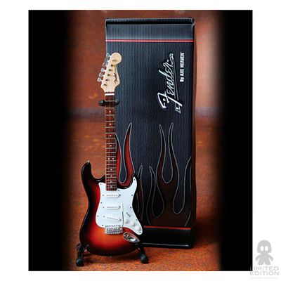 Axe Heaven Figura Strat Classic Sunburst 001 Mini Guitar By Fender - Limited Edition