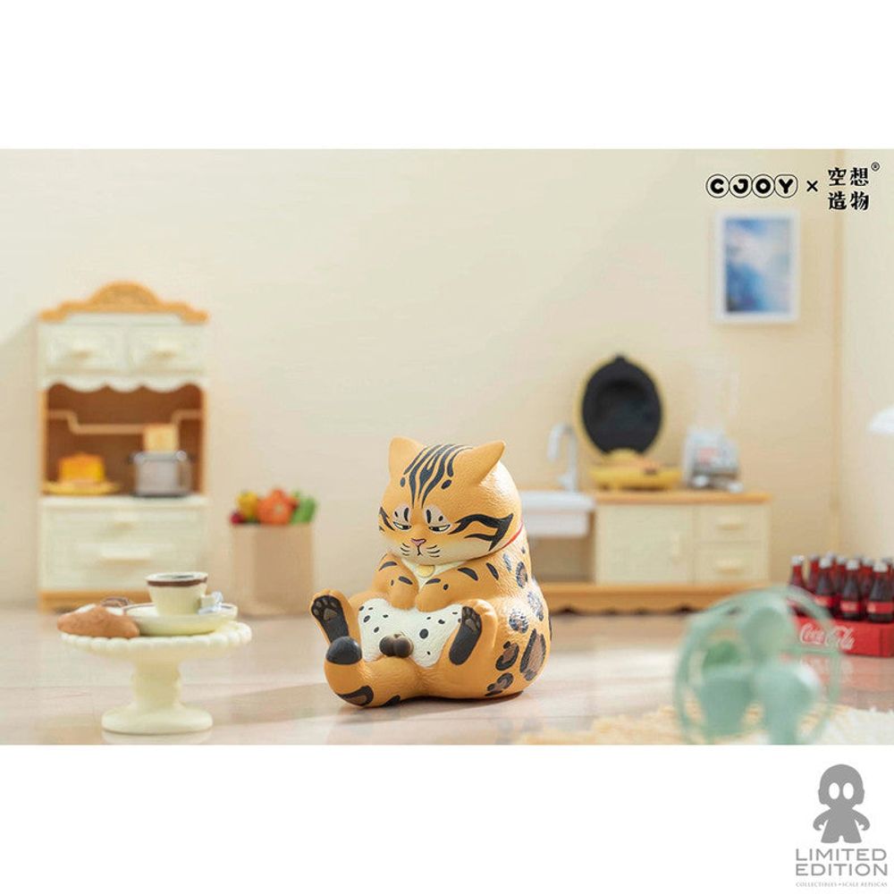 Artoys Limited Edition Set Blindbox Series 3 Crotch Staring Cats 300% - Limited Edition