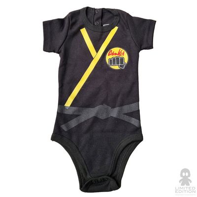 Conelly Baby Pañalero Cobra Kid Cobra Kai By Jon Hurwitz, Hayden Schlossberg & Josh Heald - Limited Edition