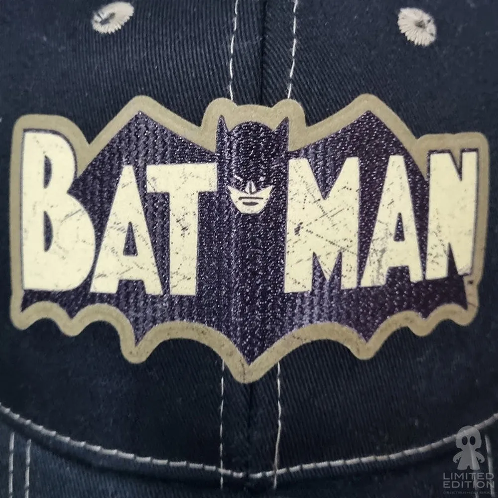 Limited Edition Gorra Negra Con Crema Logo Serie 1966 Batman By Dc - Limited Edition