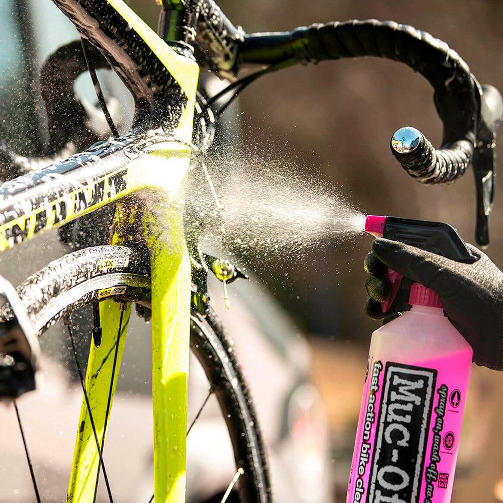 LIMPIADOR MUC-OFF DE BICICLETA 1L EN SPRAY ROSA