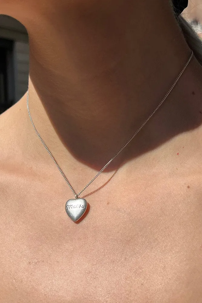 White Heart Necklace – Brandy Melville Australia