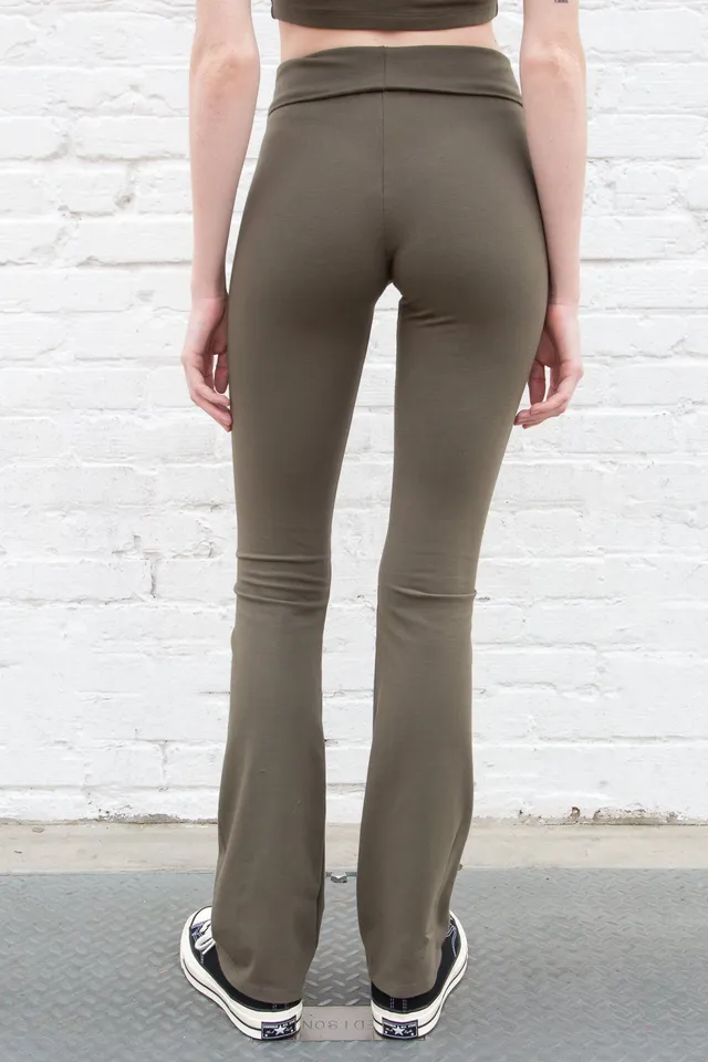 FR brandy melville oatmeal hillary yoga pants, Women's Fashion, Bottoms,  Other Bottoms on Carousell