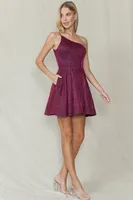 BURGUNDY ONE SHOULDER GLITTER MINI DRESS