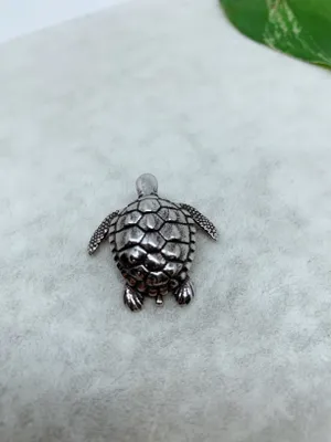 Turtle stainless steel pendant