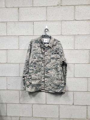 Mens U.S Air Force Camouflage Jacket 46R Fits Large