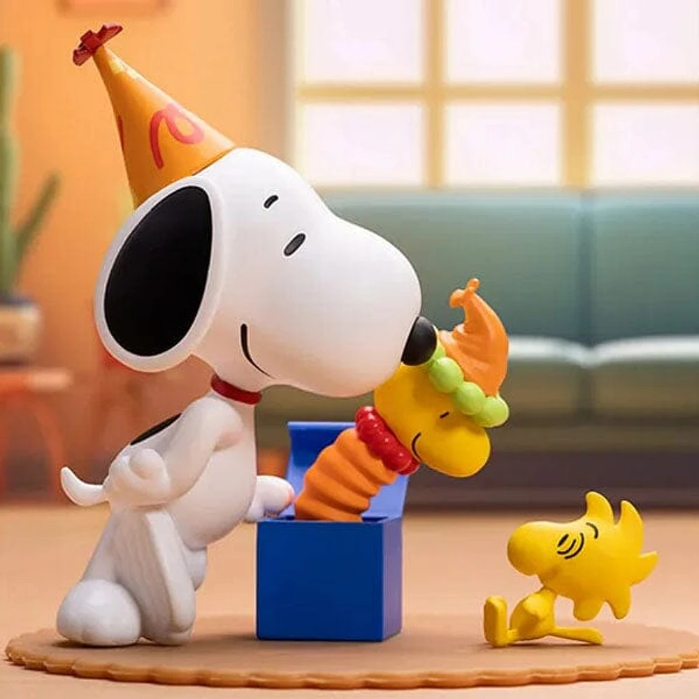 Pop Mart x Peanuts: Snoopy & Woodstock Best Friends Series Figurine Blind Box (1pc)