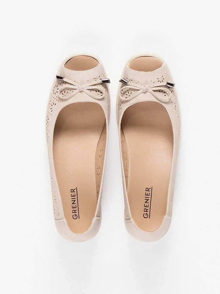Flat shoes