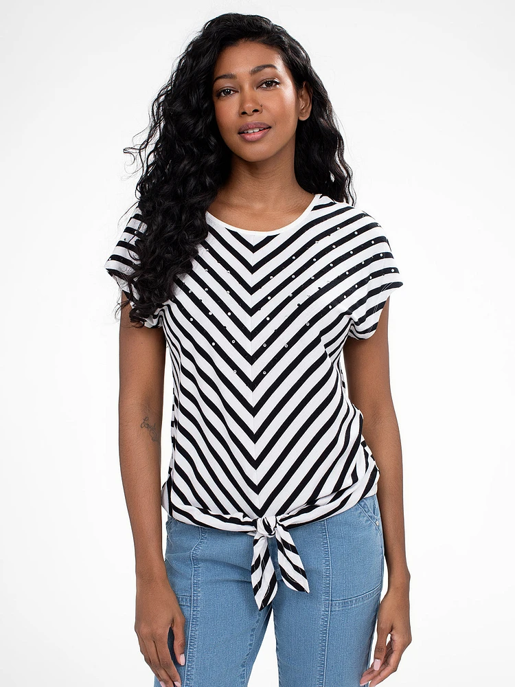 Short-sleeve semi-fitted t-shirt
