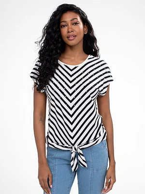 Short-sleeve semi-fitted t-shirt