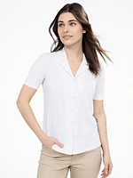 Blouse semi-ajustée à manches courtes avec boutons