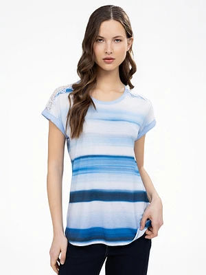 Short-sleeve semi-fitted t-shirt