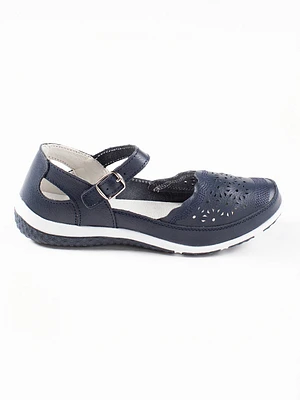 Flat shoes