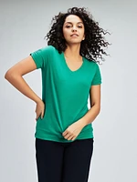 Short-sleeve semi-fitted t-shirt