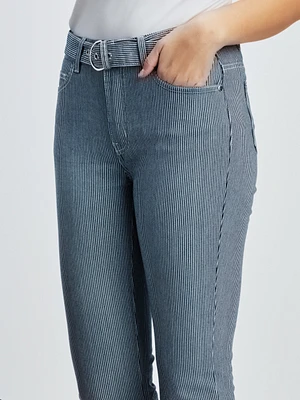 Straight semi-fitted pull-on denim capri