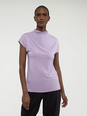 Short-sleeve semi-fitted t-shirt